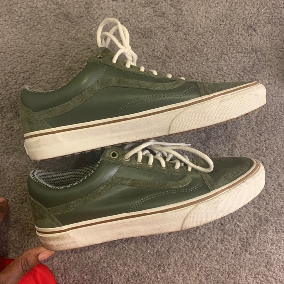 Vans - Picture 2 of 2